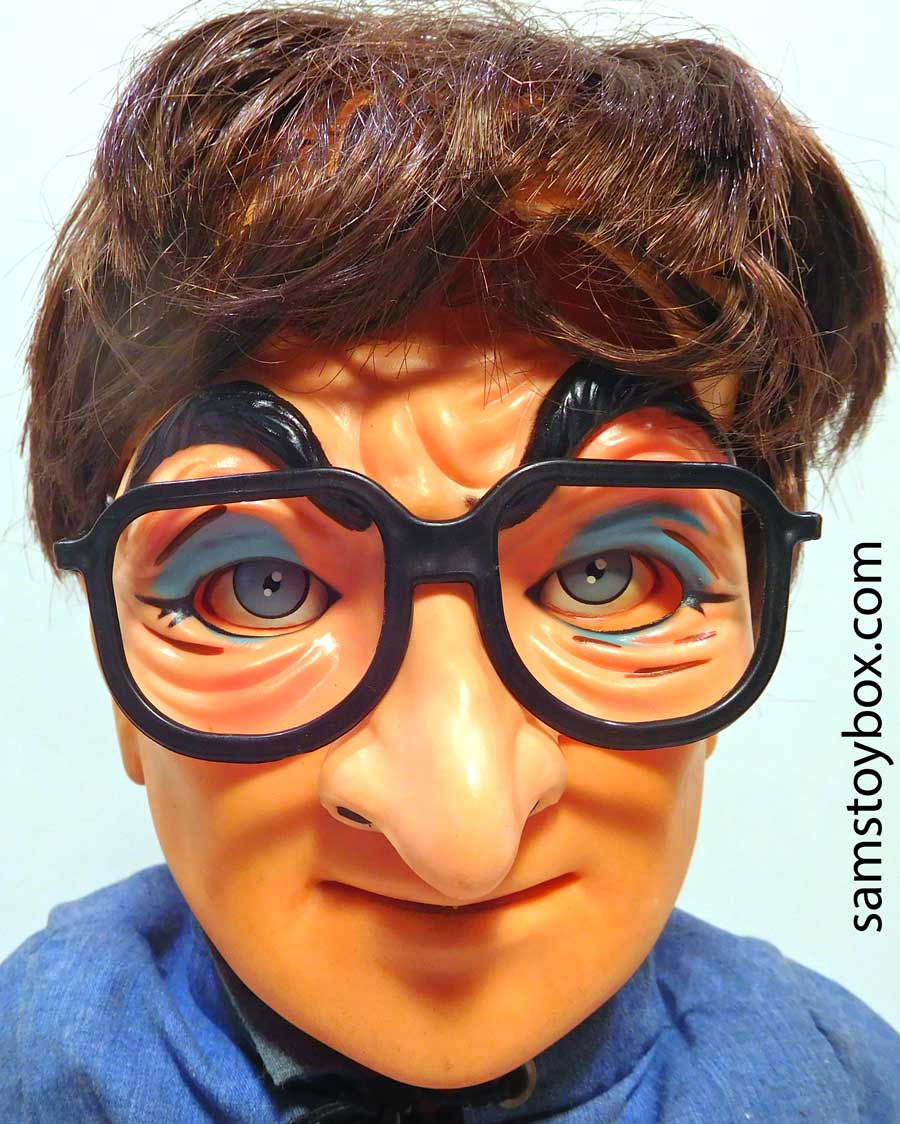 Hugo, Man of a Thousand Faces by Kenner Disguised